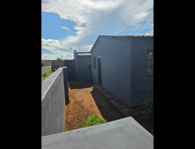 2 BEDROOM HOUSE FOR SALE IN DRIEZIEK